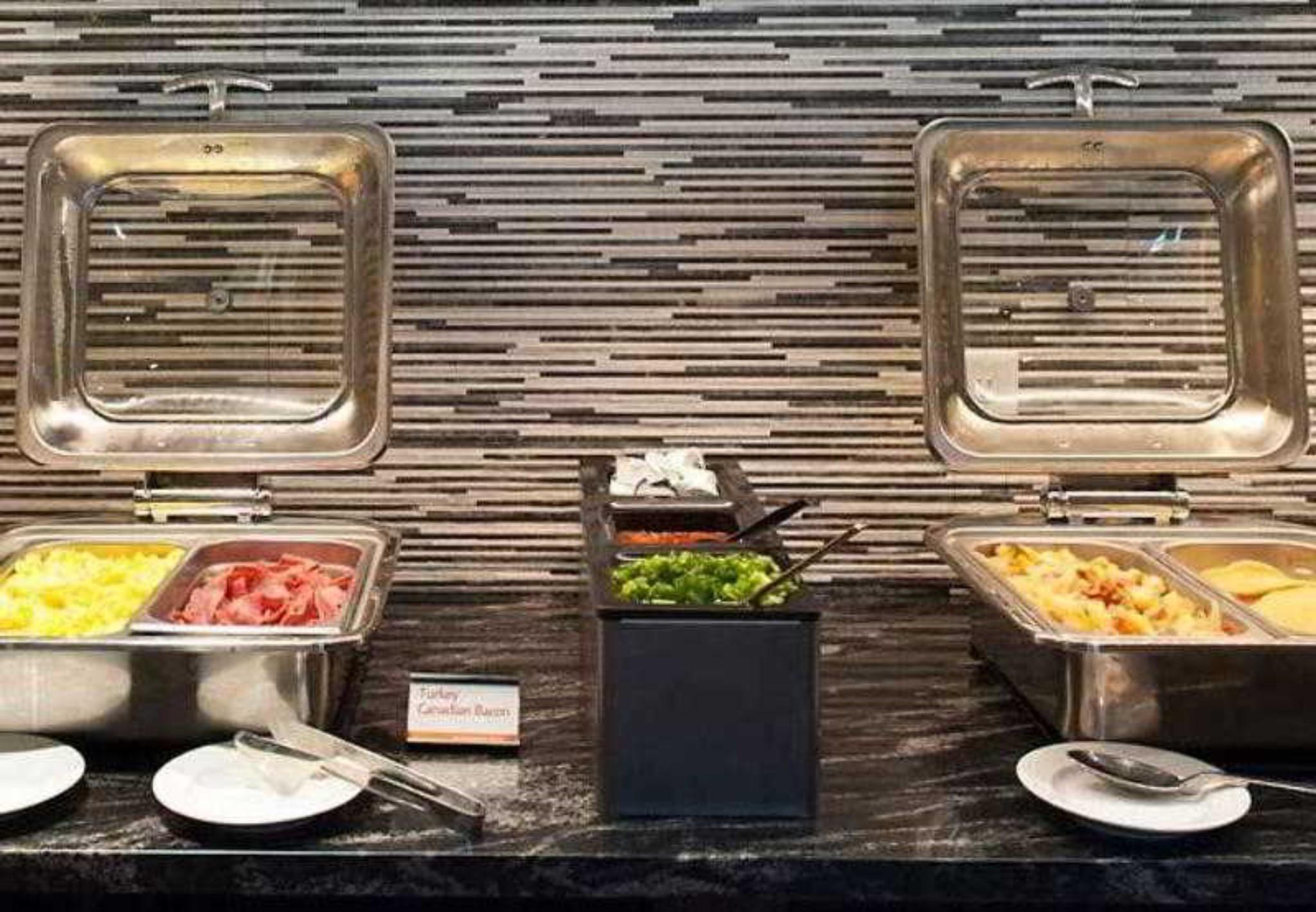 Residence Inn By Marriott Boston Logan Airport/Chelsea Restoran fotoğraf